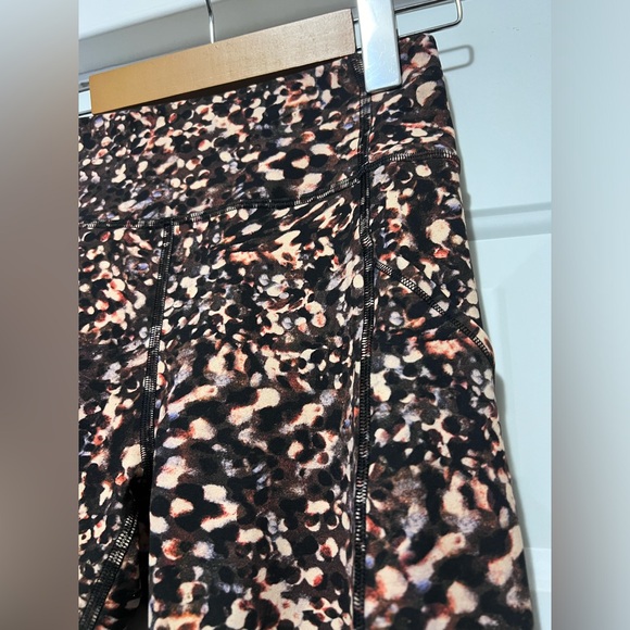 lululemon Wunder Train Hi Rise with Pockets (size 6) - Picture 2 of 4